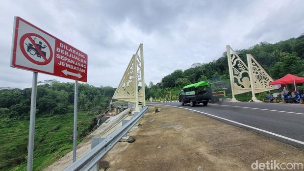 Cantiknya panorama di Jembatan Kedung Kandang Gunungkidul memanjakan mata. Foto diambil Jumat (10/1/2025).