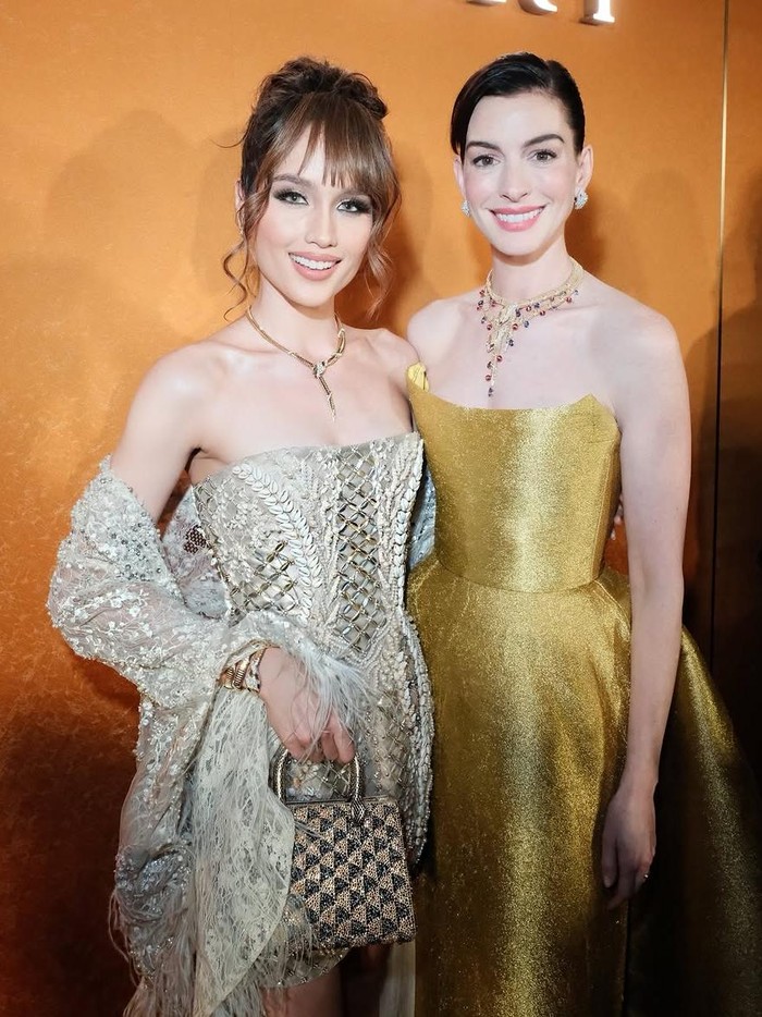 Cinta Laura dan Anne Hathaway Cinta Laura dan Anne Hathaway