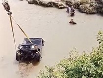 Saat Mobil Nyemplung Sungai di Piyungan gegara Ditinggal Sopir Kebelet BAB