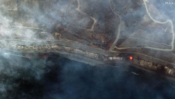 Ini bukanlah sesuatu yang bisa dipersiapkan oleh pemadam kebakaran mana pun, dan kami selalu ingin memiliki lebih banyak sumber daya dan kami akan selalu meminta sumber daya tersebut kepada Wali Kota. Foto: Maxar Technologies