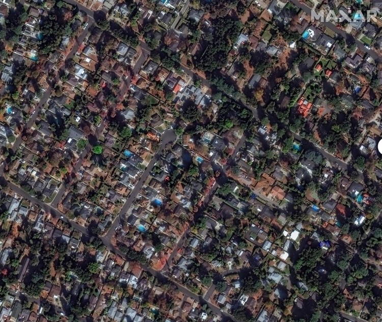 Foto sebelum dan setelah kebaran besar di Los Angeles Foto sebelum dan setelah kebaran besar di Los Angeles