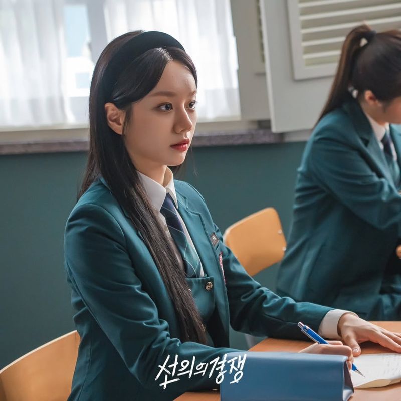 Penampilan Hyeri di drama Korea Friendly Rivalry.