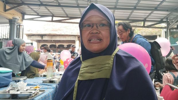 Ibu menyusui dan ibu hamil yang ikut program Makan Bergizi Gratis, Jumat (!0/1/2025).