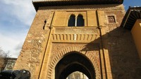 Alhambra terus dihuni dari masa ke masa. Saat ini, bangunan tersebut menjadi satu-satunya kompleks istana yang masih utuh dari periode Islam.