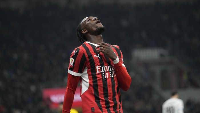 AC Milans Rafael Leao reacts during an Italian Cup eight final soccer match between AC Milan and Sassuolo at the San Siro stadium in Milan, Italy, Tuesday, Dec. 3, 2024. (AP Photo/Luca Bruno)