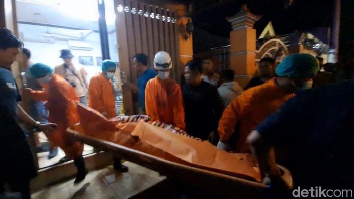 Jenazah pemuda yang dibunuh di barbershop Jombang