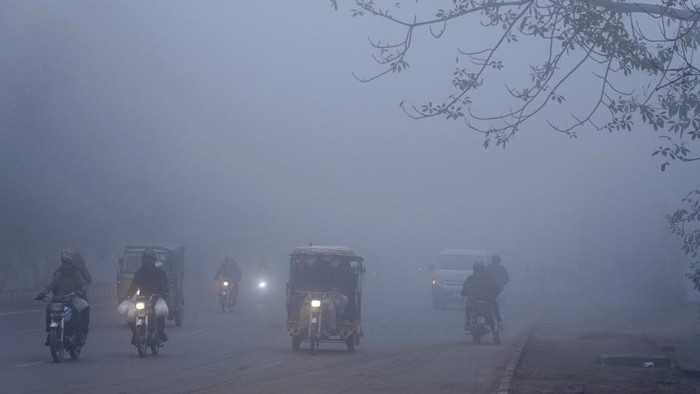 Kota di Pakistan Diselimuti Kabut Asap Beracun