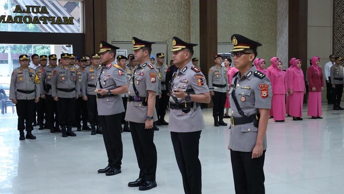 Kapolda Sulsel Irjen Yudhiawan memimpin sertijab Kapolrestabes Makassar dan Kapolres Soppeng yang baru.