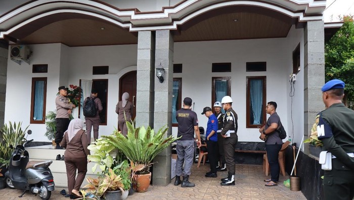 Kejati Lampung geledah rumah pribadi Bupati Lampung Timur.