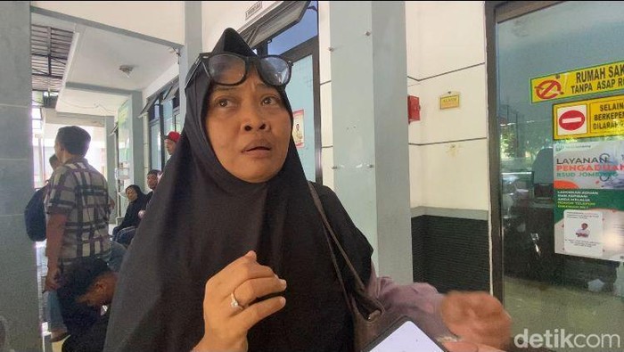 Keluarga korban pembunuhan di Barbershop Jombang