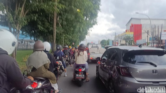 Kemacetan di Jalan Perintis Kemerdekaan Makassar dari arah Sudiang-Daya.