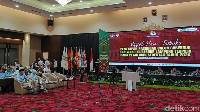 KPU Lampung menggelar pleno penetapan pasangan calon Gubernur dan Wakil Gubernur Lampung terpilih.
