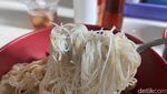 Lezatnya Legendaris! Bakmi Topping Ayam Kampung Halal di Cikini