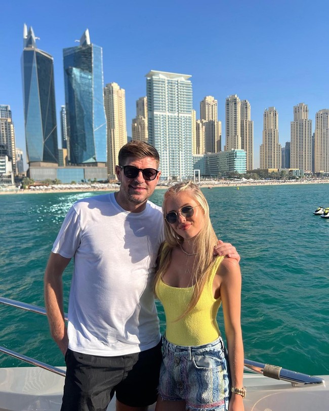 Lilly-Ella Gerrard adalah putri sulung Steven Gerrard yang dikenal sebagai selebgram. Baru-baru ini, Lilly mengungkap bahwa ia sudah melahirkan anak pertamanya. Foto: Instagram