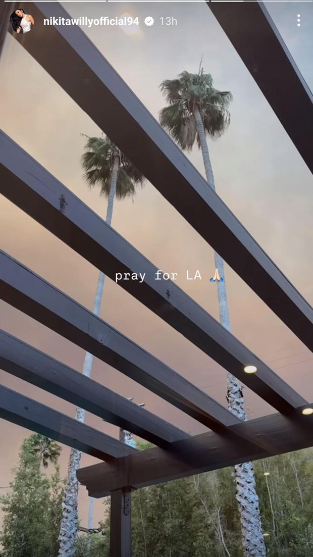 Kondisi langit Los Angeles dari rumah Nikita Willy di Beverly Hills