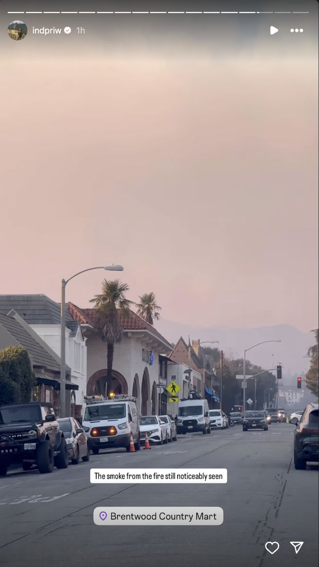 Kondisi langit Los Angeles dari rumah Nikita Willy di Beverly Hills