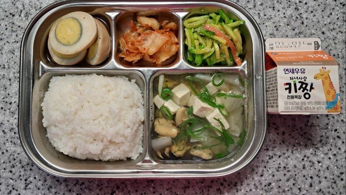 Makan Siang Anak TK di Korsel.