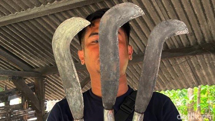 Mengintip Produksi Bendo Ala Pande Besi yang Eksis 53 Tahun di Mojokerto Mengintip Produksi Bendo Ala Pande Besi yang Eksis 53 Tahun di Mojokerto
