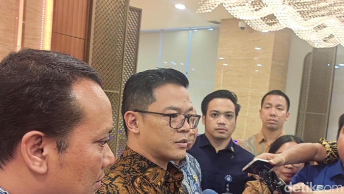 Menteri Luar Negeri Sugiono