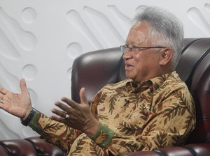 Mendikti: Harusnya Sekolah Kedinasan Hanya Didik Kantor Sendiri, Bukan Umum