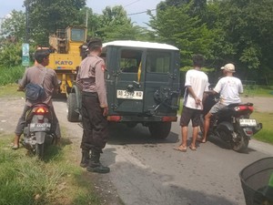 Penampakan Mobil Nyemplung Sungai di Bantul gegara Ditinggal BAB