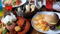 Kini Maison Bogerijen lebih dikenal dengan nama Braga Permai. Sampai sekarang restoran ini tidak pernah sepi dari pengunjung dan jadi destinasi wisata favorit. Foto: Braga Permai/Archive