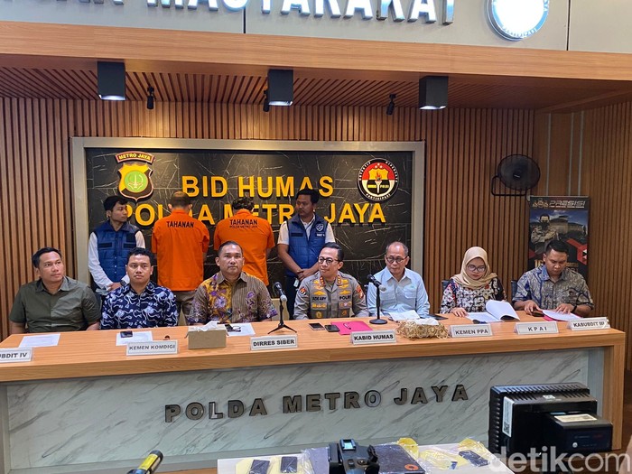 Pasutri penyelenggara pesta seks swinger ditetapkan jadi tersangka.