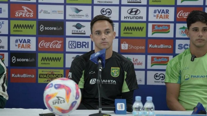 Pelatih Persebaya Paul Munster