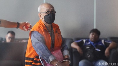 Pemeriksaan Donald Sihombing, Tersangka Korupsi Rp 223 M