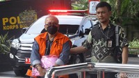 Donald Sihombing merupakan salah satu konglomerat di Indonesia. 