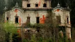 Penampakan Vila Gedung Merah yang Terbengkalai, Pernah Jadi Tempat Ritual!