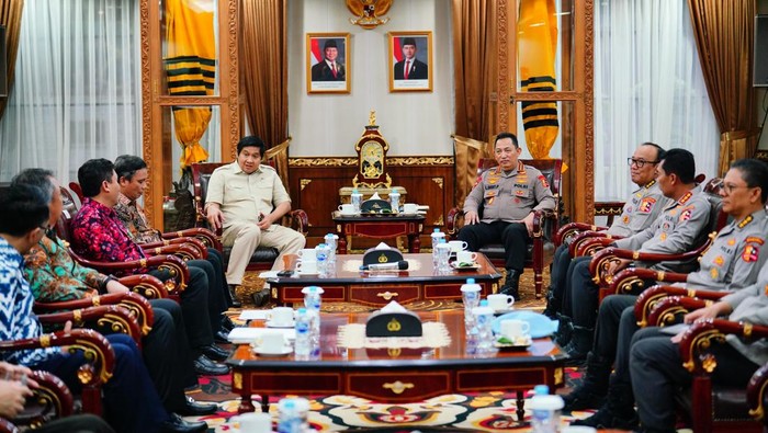 Pertemuan Menteri PKP Maurarar Sirait dengan Kapolri Jenderal Listyo Sigit Prabowo.