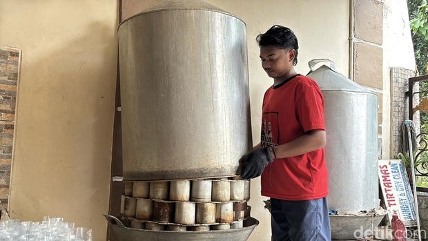 pesanan kue keranjang di surabaya banjir pesanan