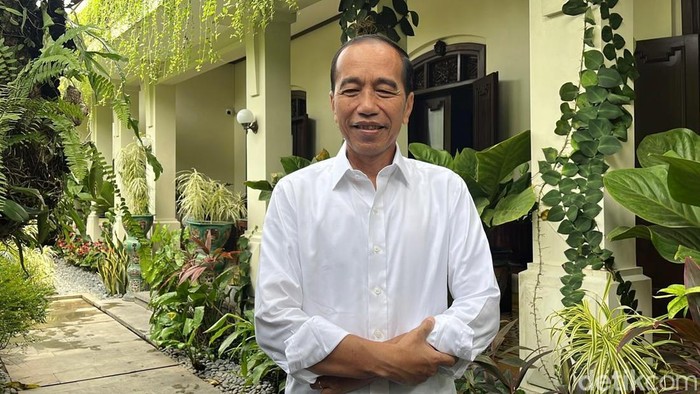 Presiden ke-7 Joko Widodo (Jokowi) ditemui di kediamannya, Sumber, Banjarsari, Jumat (10/1/2025).