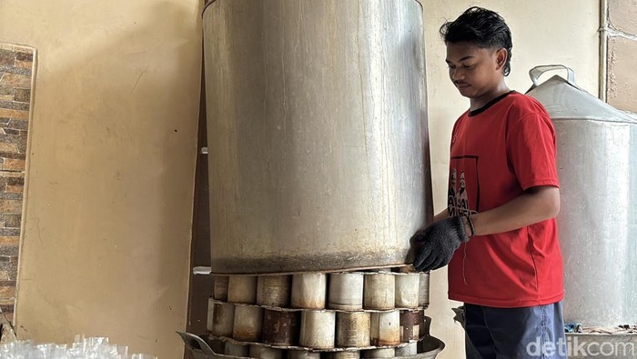 Produksi Kue Kranjang di Surabaya jelang Imlek Pesanan kue kranjang di Surabaya jelang Imlek mulai ramai