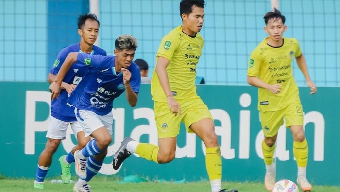 PSIM Jogja menghadapi Persiku Kudus di Stadion Wergu Wetan, Kudus, Minggu (20/10/2024).