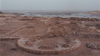 Qal’at al-Bahrain telah ada sejak 2300 SM, menjadikannya pusat perdagangan dan budaya penting selama ribuan tahun, yakni sejak zaman kuno hingga era Islam.