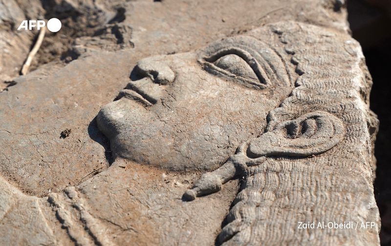 Situs peninggalan bangsa Asiria di Nimrud, Irak, yang dihancurkan ISIS kini mulai direkonstruksi. (Zaid Al Obeidi/AFP)