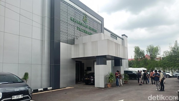Suasana Kejari Palembang usai melakukan OTT di Disnakertrans Sumsel
