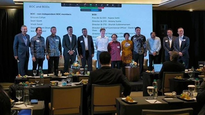 Beredar foto yang diduga jajaran Dewan Komisaris dan Direksi XLSmart.