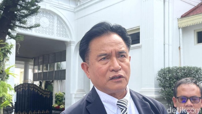 Yusril Ihza Mahendra di Istana Presiden (Firda Cynthia Anggrainy Al Djokya/detikcom)