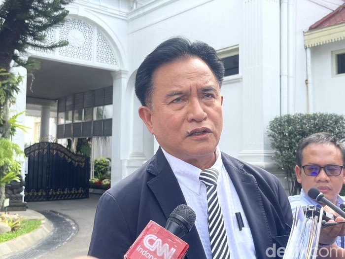 Yusril Ihza Mahendra di Istana Presiden (Firda Cynthia Anggrainy Al Djokya/detikcom)