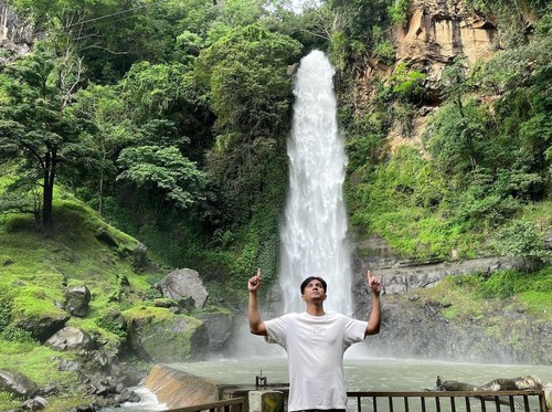 Air Terjun Ogi di Kelurahan Fobata, Kecamatan Bajawa, Kabupaten Ngada, Flores NTT. (Foto: Dok. Instagram: triadi.dju)