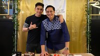 Momen bersama sang ayah juga pernah dibagikan oleh Athalla. Mereka terlihat merayakan ulang tahun dengan 3 jenis kue yang lezat. Foto: Instagram @atallanaufal