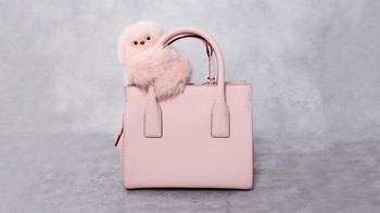 Ini Mirumi, robot dan bag charm menggemaskan buatan startup Jepang Yukai Engineering. Mirumi bisa dibilang versi canggih dari boneka Labubu. Robot ini bisa digantungkan di tas, lalu kepalanya bisa bergerak dan menampilkan ekspresi layaknya anak kecil yang penasaran. Foto: Yukai Engineering