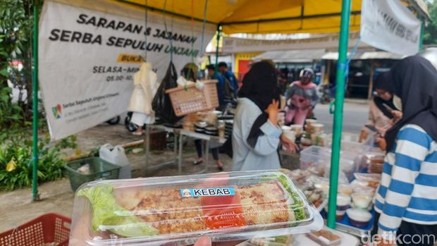 Gerai Sarapan Serba Sepuluh di dekat Kampus Unjani Cimahi