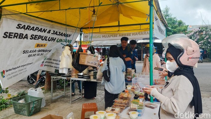 Gerai Sarapan Serba Sepuluh di dekat Kampus Unjani Cimahi
