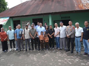 Gerindra Beri Beasiswa ke Siswa Viral Duduk di Lantai hingga Tamat SMA