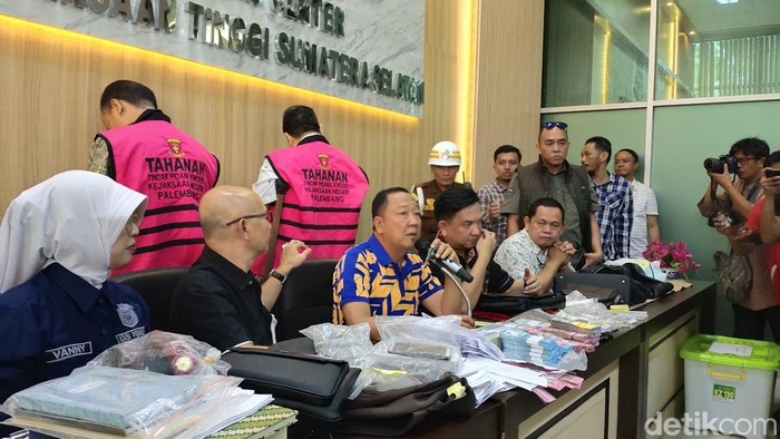 Kadisnakertrans jadi tersangka gratifikasi K3