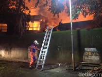 Kebakaran di Dinas Pendidikan Makassar Berawal dari Asap Kecil di Atap Gedung